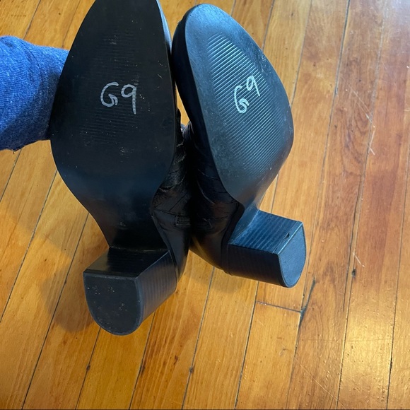 Two Lips black Women's 6 Strappy Leather Black Booties Boots - Picture 6 of 6